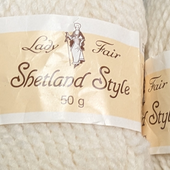 Vintage yarn Eaton Lady Fair  Shetland Style ACRYLIC WOOL blend ivory 50g x 2 - Picture 5 of 7